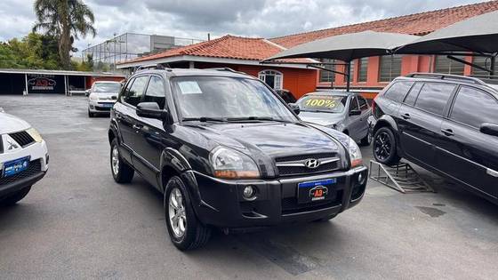 HYUNDAI TUCSON 2.0 MPFI GLS 16V 143CV 2WD GASOLINA 4P AUTOMÁTICO HYUNDAI TUCSON 2.0 MPFI GLS 16V 143CV 2WD GASOLINA 4P AUTOMÁTICO
